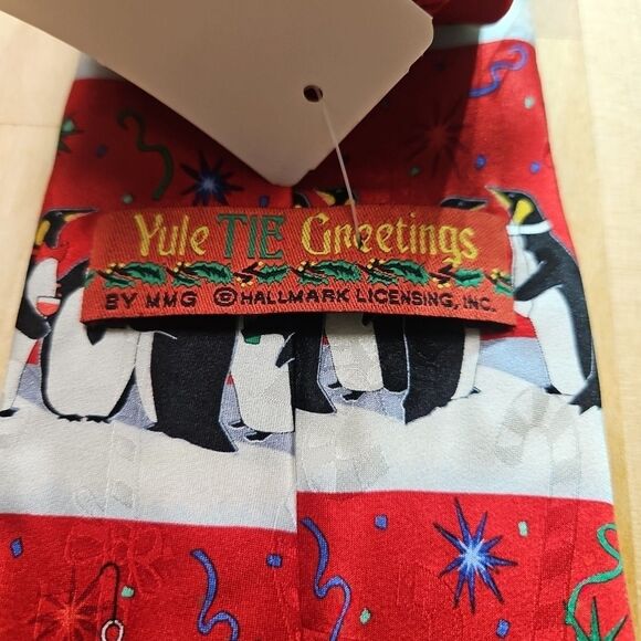 Hallmark Men's Penguins Partying Tie Red & White - Picture 6 of 8